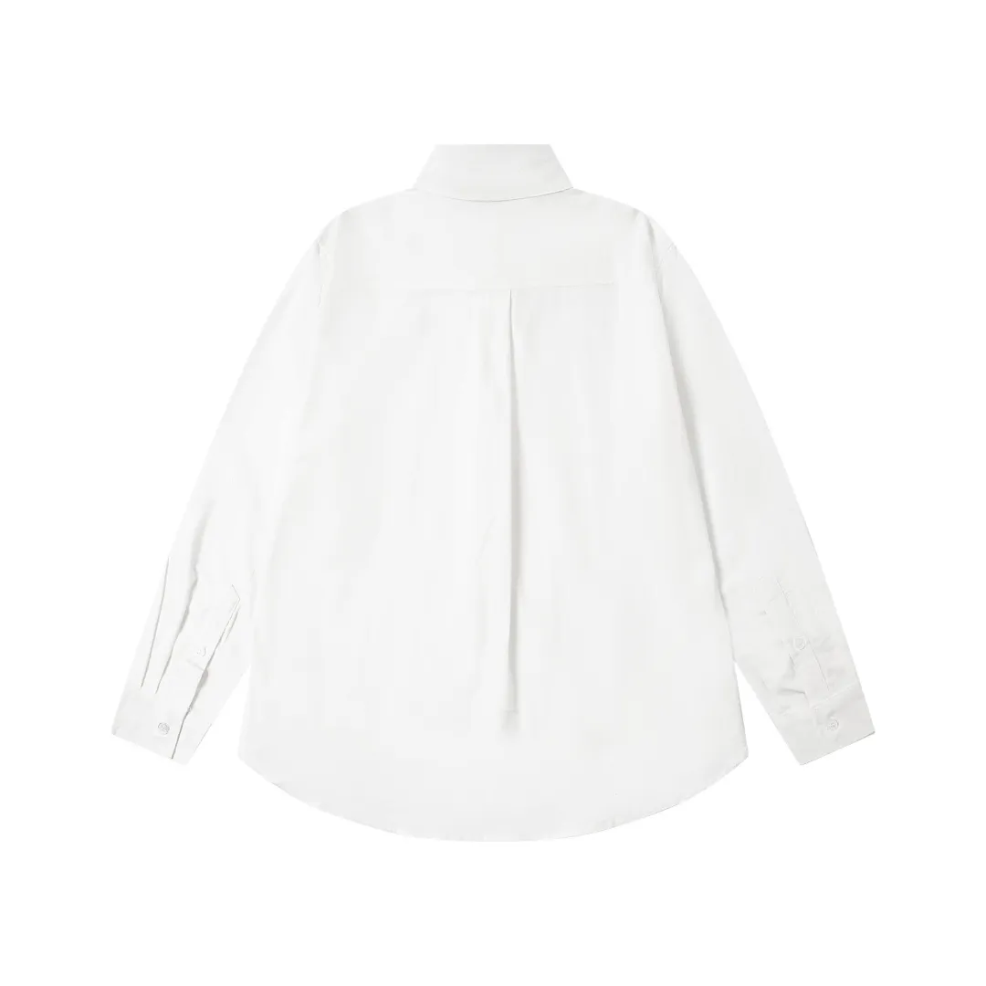 🅿️250 new model number: B141 Ralph Lauren/Ralph Lauren classic small label couple's long-sleeved shirt 1️⃣Made of high-quality fabrics, the upper body is soft and comfortable, extremely delicate, and feels solid, smooth and soft. The fabric has the characteristics of being wrinkle-free and has an invincible feel. The details are perfectly handled! 2️⃣The workmanship details are perfectly controlled. They are all hemmed with vest technology, and the inside of the sleeves are also used. Different from the four-needle and five-thread workmanship, the collars are also all designed with interlining, showing high-end fashion and individuality, and the style is fashionable, simple and elegant! 3️⃣It is very youthful and energetic, and can be easily worn by both men and women. It is very in line with the fashion aesthetic concepts of today's young people! Color: Black, White, Navy Size: S, M, L, XL